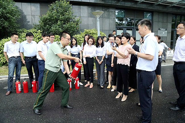滅火器使用實操訓練